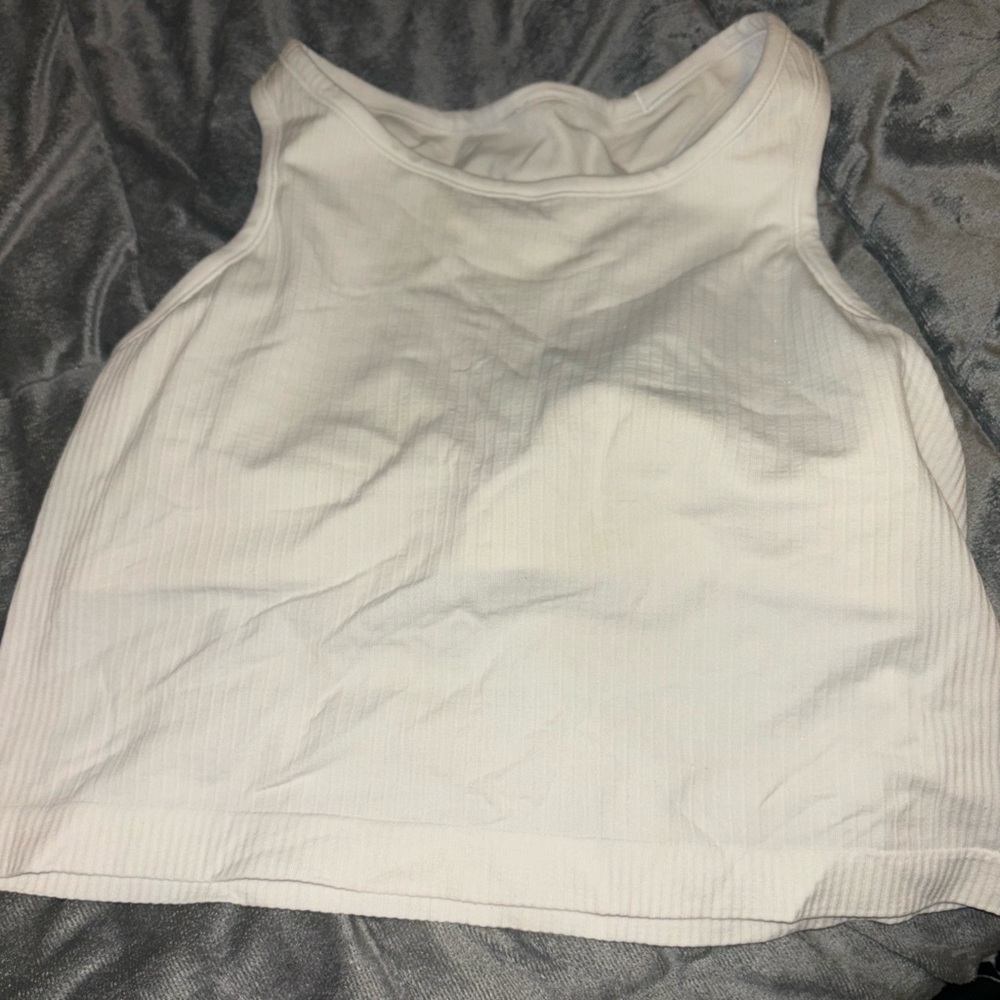Woman’s crop/sport bra lululemon